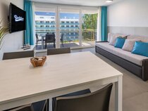 Rentalmar Salou Playa Family Suites & Pool