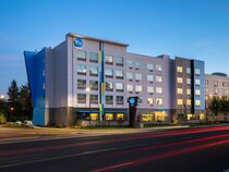Tru by Hilton Eugene