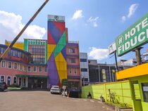 Townhouse Oak Hotel Fiducia Pasar Minggu
