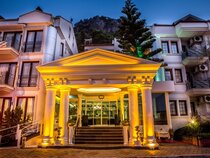 AtaPark Hotel