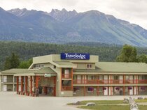 Travelodge Golden Sportsman Lodge