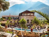 Stone Village Petrino Horio