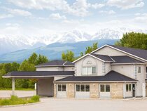 Super 8 by Wyndham Golden
