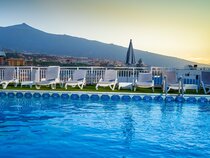 Skyview Hotel by LIVVO