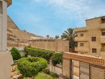 Villa Khufu Pyramids Hotel