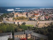 Amphitryon City Hotel