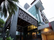 Avissa Suites