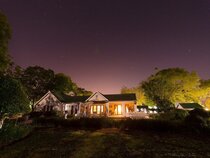 Nut Grove Manor