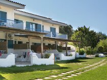 Metaxatos Apartments