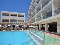 Nelia Gardens