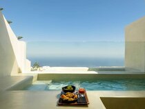 Divelia East Suites