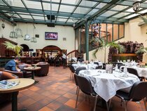 Café de Rome Business Hotel