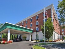 Hampton Inn & Suites Rockville Centre
