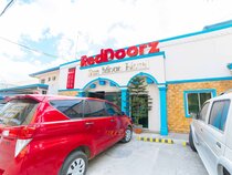 RedDoorz near Walking Street Angeles City