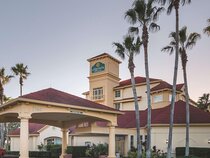 La Quinta Inn & Suites by Wyndham Orlando Airport North