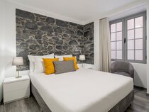 Apartamentos Funchal by Petit Hotels