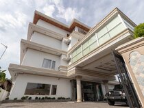 Mutiara Hijau Suites Syariah By OYO Rooms