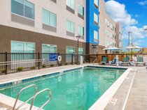 Tru by Hilton Midland