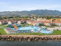 White Olive Marine Aquapark