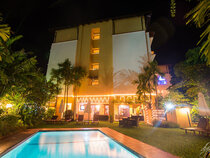 Sea Cliff Court Hotel & Luxury Apartments