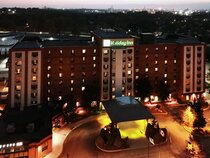 Holiday Inn & Suites Windsor Ambassador Bridge
