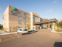 Holiday Inn Express & Suites Kalamazoo West