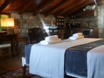 En Plo Luxury Suites