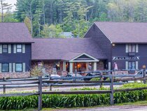 Black Swan Inn Lee-Lenox - An Ascend Hotel Collection Hotel