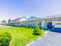 Country Hearth Inn & Suites Sturgis