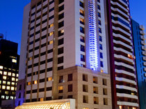 Qoya Hotel Curitiba, Curio Collection by Hilton