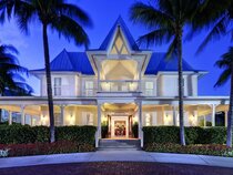 Tranquility Bay Beachfront Resort