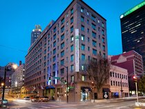 Holiday Inn Express and Suites Atlanta Downtown