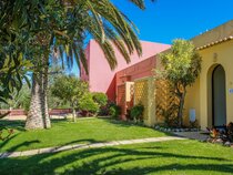 Colina Village Hotel