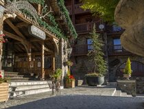 Village Montana Hotel