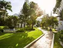 BlueBay Villas Doradas