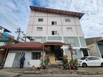 Freesia Bangphi Guest House by ZUZU