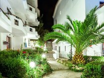 Xenios Dolphin Beach Hotel