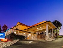 BEST WESTERN PLUS Cedar Inn & Suites