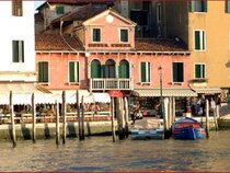 Hotel Canal