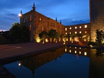 Monument Hotel