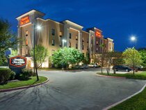 Hampton Inn & Suites Buda