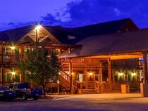 Desert Rose Inn & Cabins