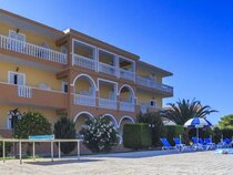 Derekas Studios & Apartments