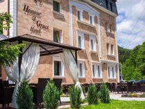 Honour And Grace Hotel