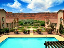 Aarchway Inn