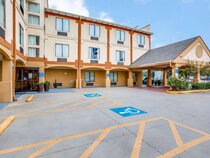 Comfort Inn & Suites Market Center