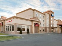 Days Inn & Suites by Wyndham Edmonton Airport
