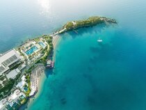 A Grecotel Resort to Live at Kommeno Penins