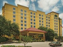 La Quinta Inn & Suites by Wyndham San Antonio Medical Ctr NW