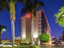 Clarion Hotel Anaheim Resort